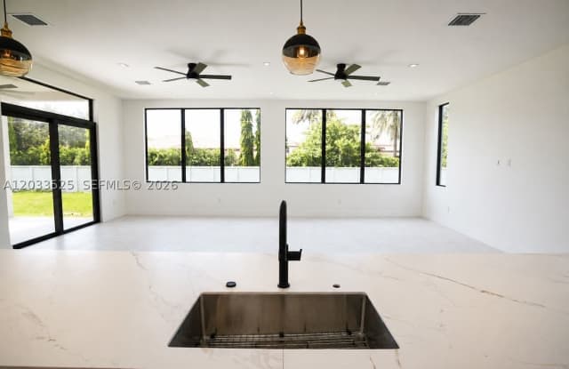 13023 Davie Oaks Dr Gallery 4