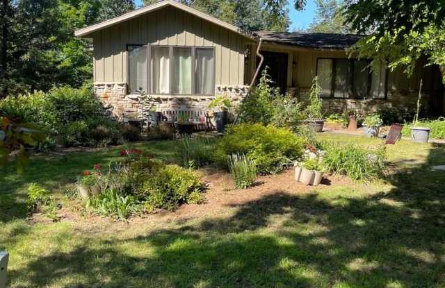 Spacious 4BR House in Nerstrand - 14838 Kendall Court, Rice County, MN 55053