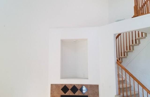 3053 S Walden Court Gallery 2