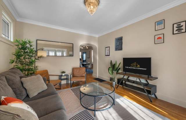 340 E Clarence St photos photos