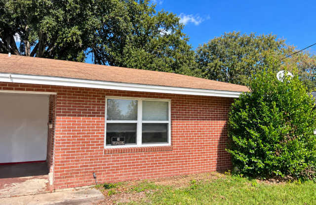 6075 Longchamp Drive Gallery 1