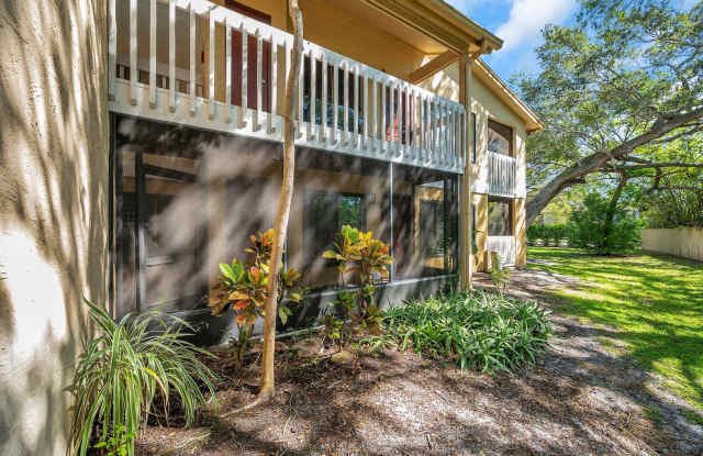 Quiet 3 bedroom 2 Bathroom Condo Unit in Clearwater! photos photos