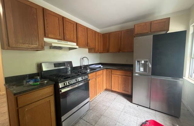 Charming 3BR Duplex in Poughkeepsie Gallery 4