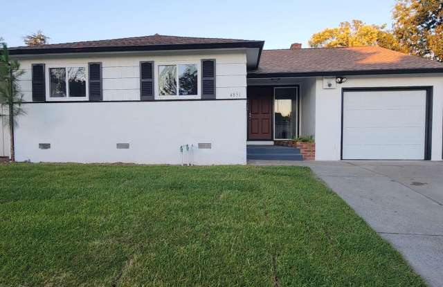 Charming 3-Bedroom Home for Rent in a Quiet Neighborhood! photos photos