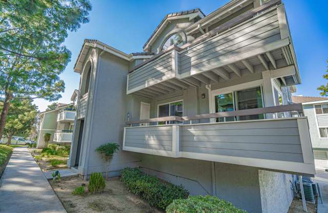 Charming 2 Bedroom Condo for Rent in Canyon Country! - 26820 Claudette Street, Santa Clarita, CA 91351