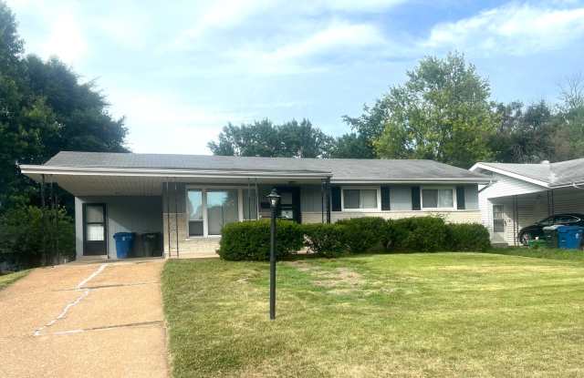 Hazelwood…….Great Location! 3 Bedroom and 2 Full Bathrooms!!!! - Presented by Tiffany Gerling's Team Gallery 3