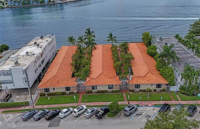 2160 Bay Dr photos photos