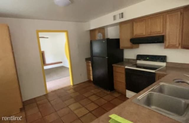 3031 W Liberty Tree Ln - 3031 West Liberty Tree Lane, Casas Adobes, AZ 85741