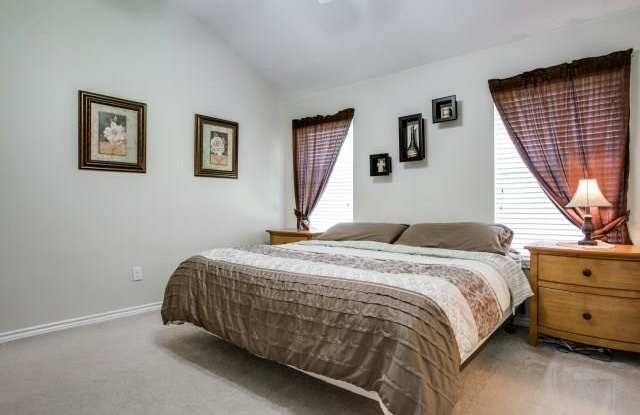 7817 Inlet Street Gallery 3