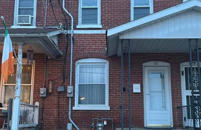 Charming three-bedroom row house available for rent in the desirable Nazareth photos photos Charming three-bedroom row house available for rent in the desirable Nazareth photos photos