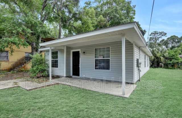 1518 27th St W photos photos