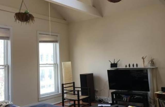 1833 N Bissell St - 1833 North Bissell Street, Chicago, IL 60614