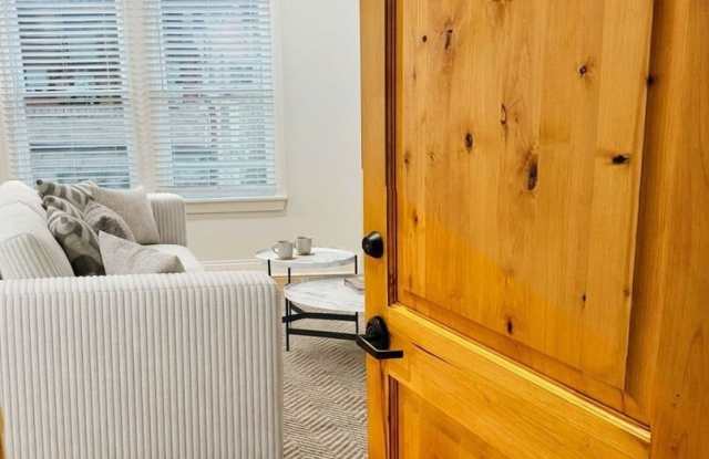 525 Mission Street unit: 4 photos photos