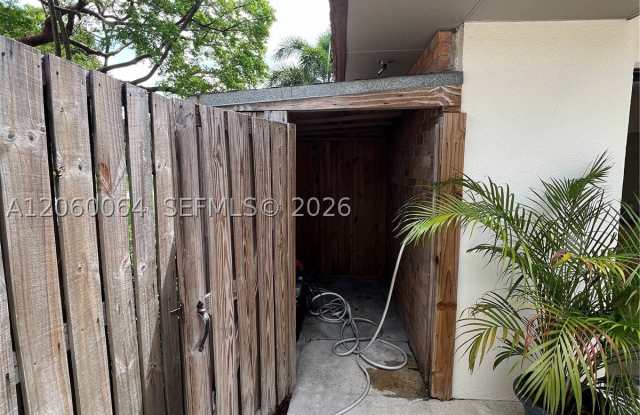 9105 SW 19th Pl Gallery 4