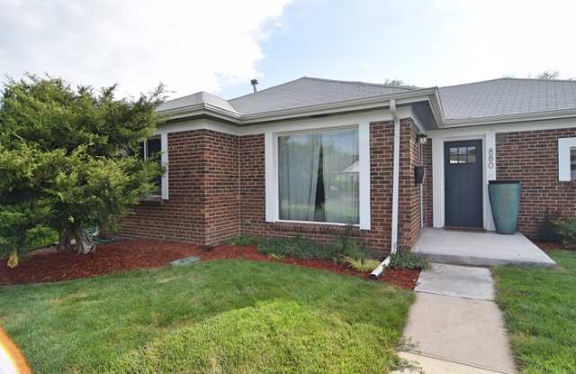 880 South Dale Court Gallery 4