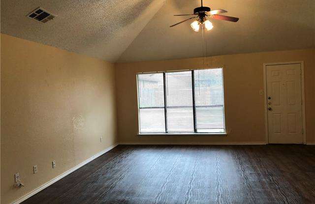 2812 Creekwood Lane Gallery 3