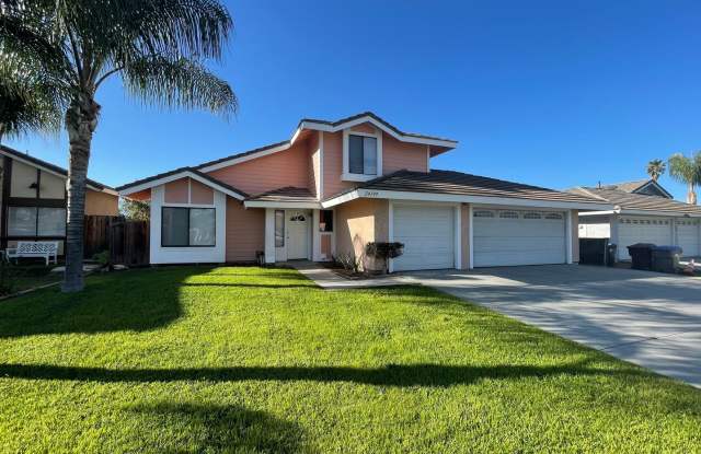 LARGE 4 BEDROOM 3 BATHROOM HOME IN MORENO VALLEY WITH LARGE YARD! photos photos LARGE 4 BEDROOM 3 BATHROOM HOME IN MORENO VALLEY WITH LARGE YARD! photos photos