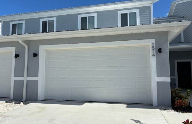 Serene Waterfront Living in Winter Park – Stylish 3BR/2.5BA Retreat - 2574 Pine Place, Winter Haven, FL 33881