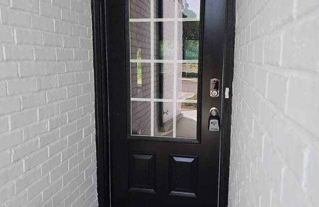 Gorgeous Smyrna Townhome! Gallery 4