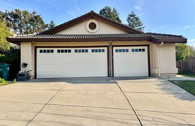 Spacious 4 Bed/2Ba Home in Richmond with Large Backyard! - 5477 Hackney Lane, Richmond, CA 94803