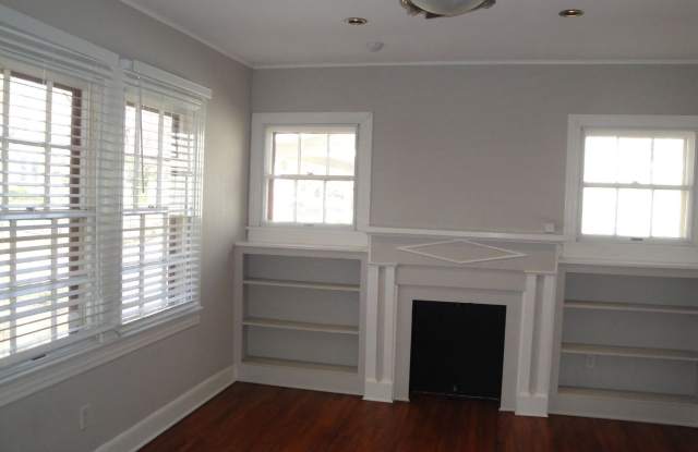 4527 Avenue C Gallery 2