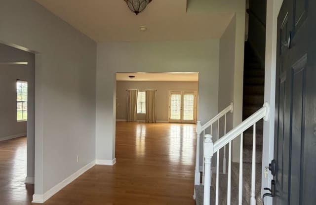 Spacious 5 bedroom home in Elon Gallery 3