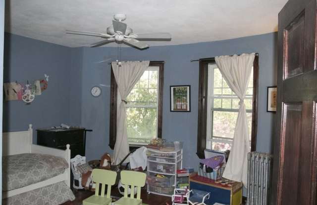Renovated 3 bed, 2 bath with an office in the heart of Coolidge Corner. photos photos