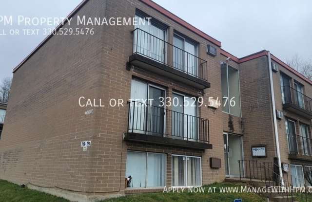 719 E Waterloo Rd photos photos