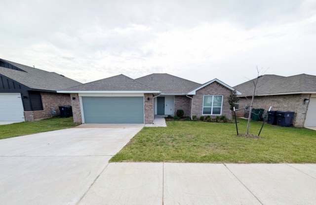 Newer Home in Mustang Schools photos photos