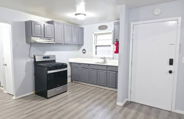 1599 Oliver St photos photos