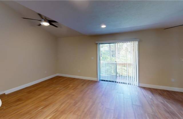168 SCOTTSDALE SQUARE Gallery 3