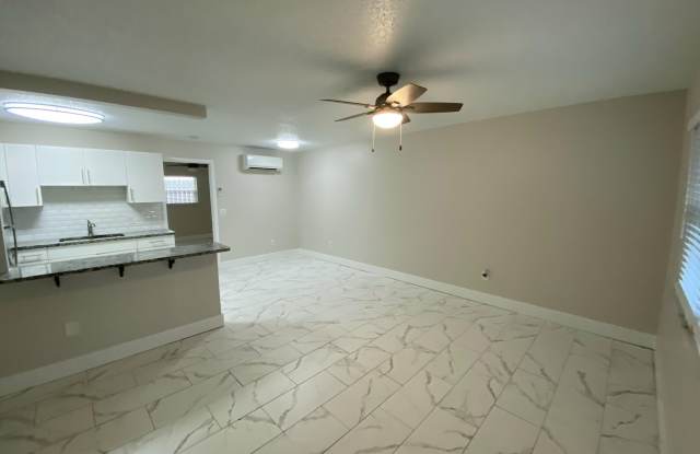 914 N Federal Highway unit: 2 photos photos