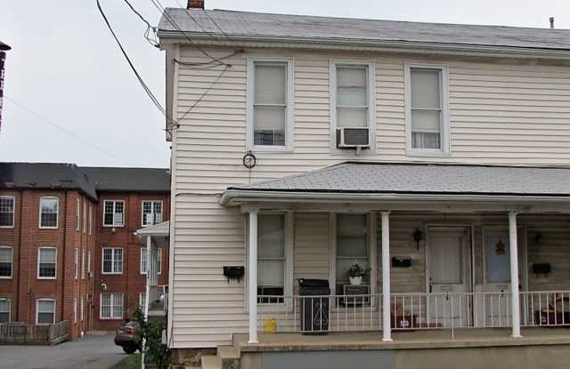 Spacious 3 Floor Apartment photos photos