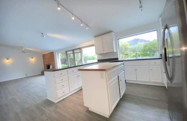 5915 E CACTUS WREN Road Gallery 3