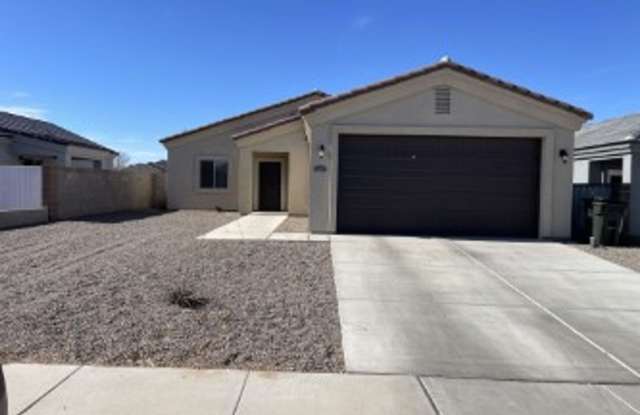 Newer home with walled yard. Move in ready! photos photos