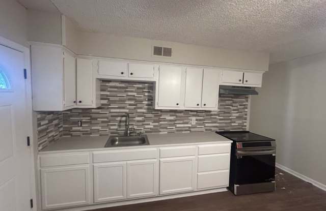 3961 Clayton Dr - 3961 Clayton Drive, Baton Rouge, LA 70805