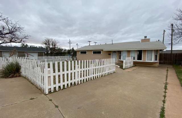 3 Bed 1 Bath Now Available in east Lubbock photos photos