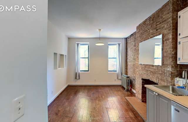 92 Wyckoff Street Gallery 2