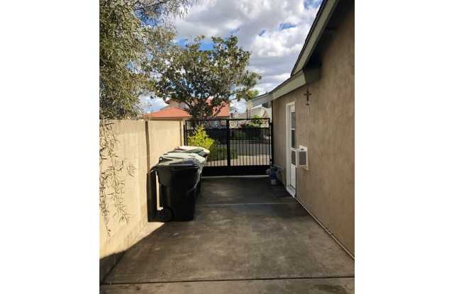 330 Lavender Lane Gallery 4
