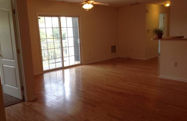 330 NICHOLAS DRIVE Gallery 4