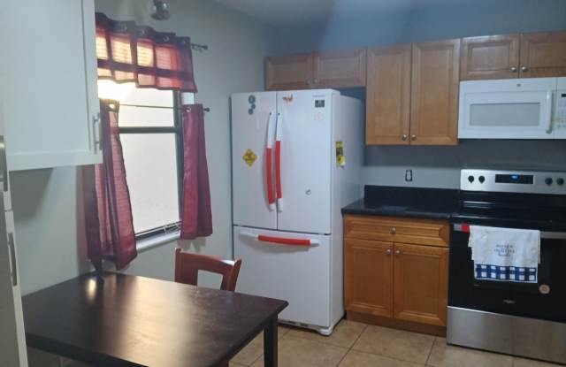 1108 Lakeview Drive E Gallery 2