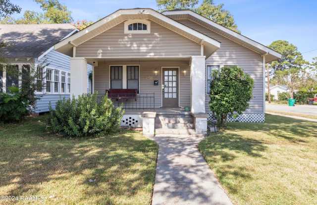 302 Versailles Boulevard photos photos