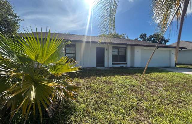 Charming 1 Story Stucco Home - 3 bed 2 bath & 2 car Garage with large back yard! Gallery 1