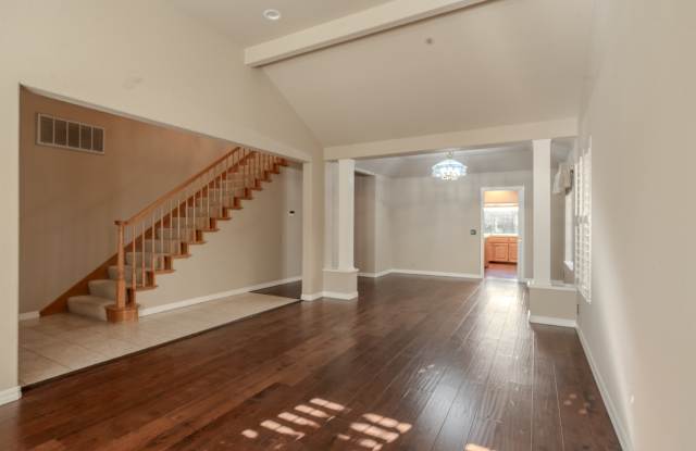 981 Dionne Way Gallery 2