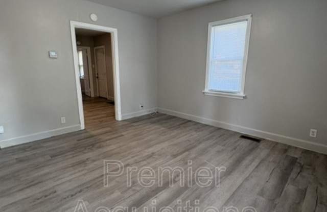 478 Dulaney Ave - 478 Dulaney Avenue, Wood River, IL 62095