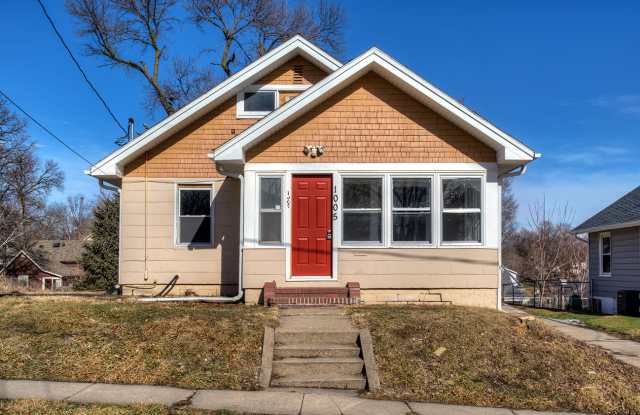 3 Bedroom 1 Bath Bungalow - Pyramid Properties!! photos photos 3 Bedroom 1 Bath Bungalow - Pyramid Properties!! photos photos