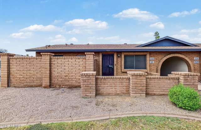 Charming remodeled 2 bedroom , 2 bath townhome in Tempe Gallery 3