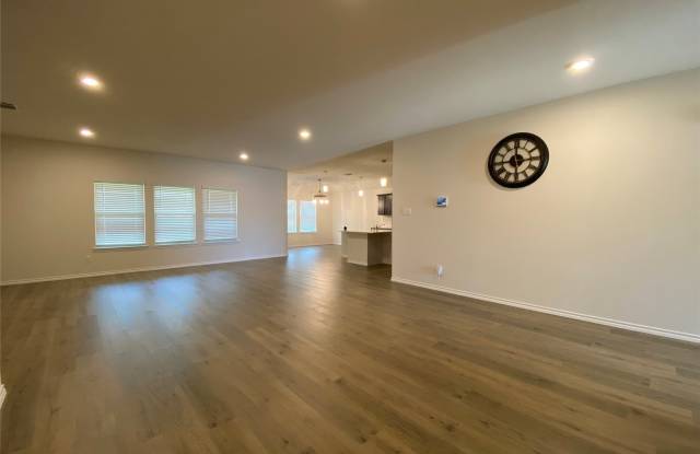 159 Mapleoak Drive Gallery 2