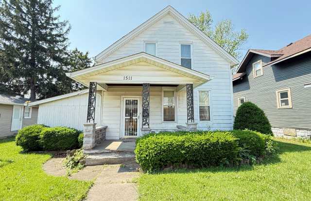SPACIOUS...3 Bedroom 1 Bath photos photos