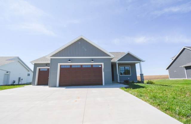 Luxury Country Side Living: 4 bed 3 bed Stunning Home Available NOW! - 285 7th Avenue Southeast, Plainview, MN 55964 Luxury Country Side Living: 4 bed 3 bed Stunning Home Available NOW! - 285 7th Avenue Southeast, Plainview, MN 55964